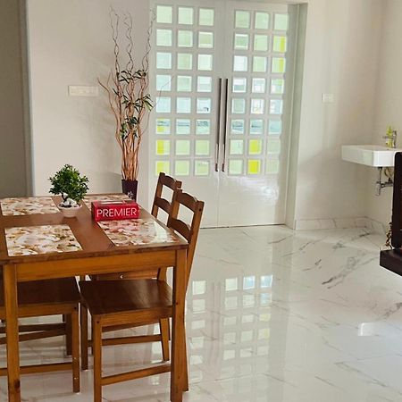 Rajamandiram 3Bhk Ac Apartment In Trivandrum Central Thiruvananthapuram Екстер'єр фото
